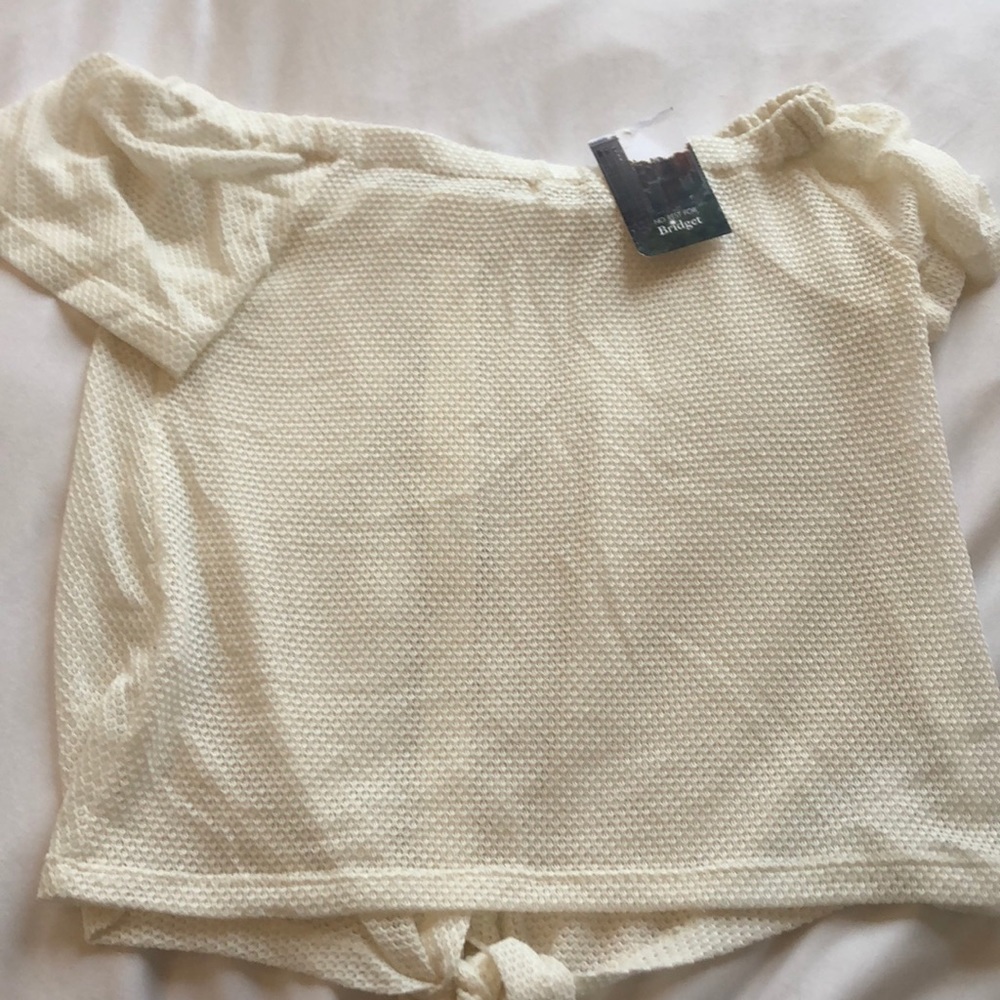 BRAND NEW adorable top!! - Picture 2 of 3